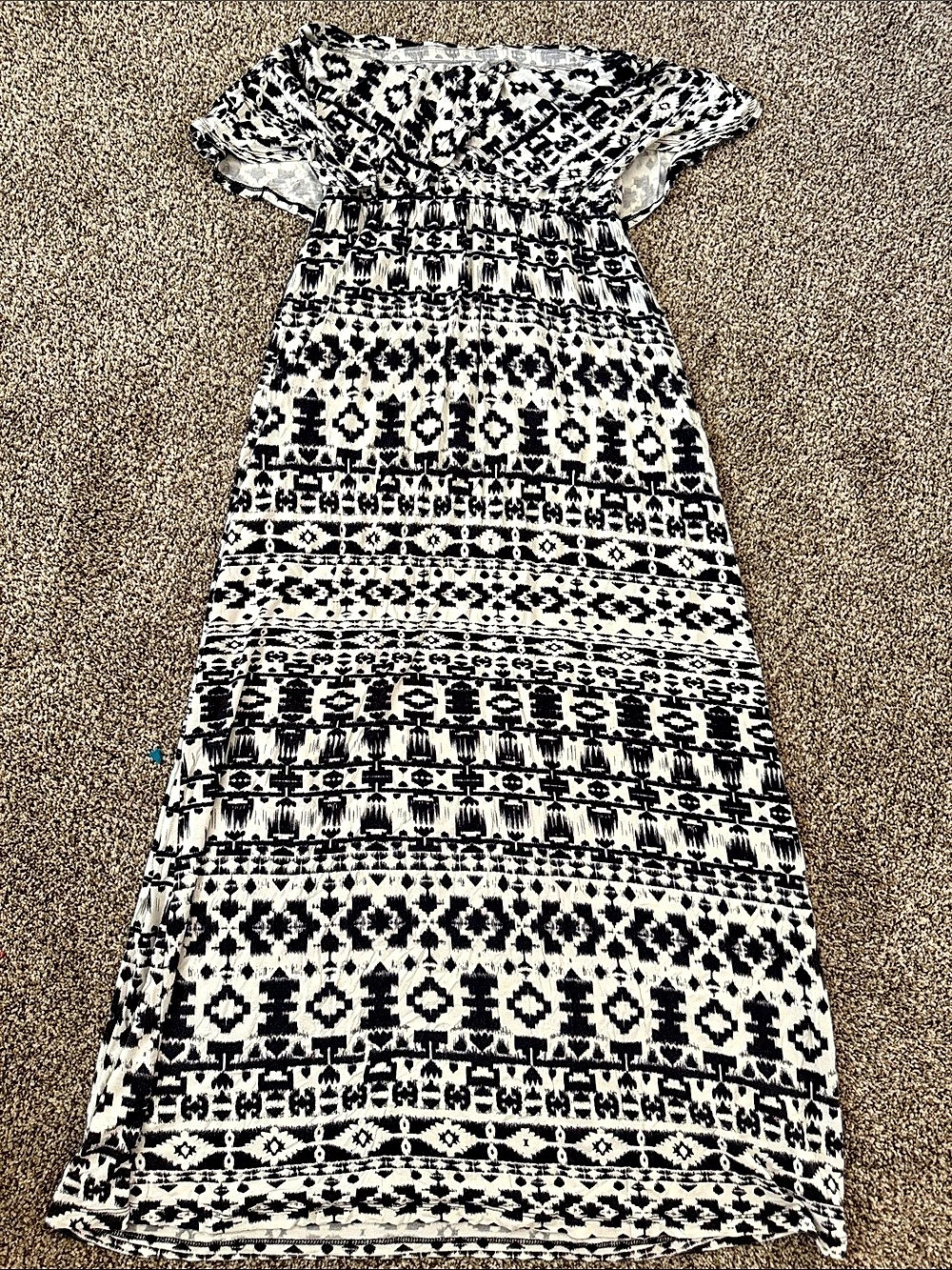 Charming Charlie Geometric Strapless Maxi Dress
Size Small